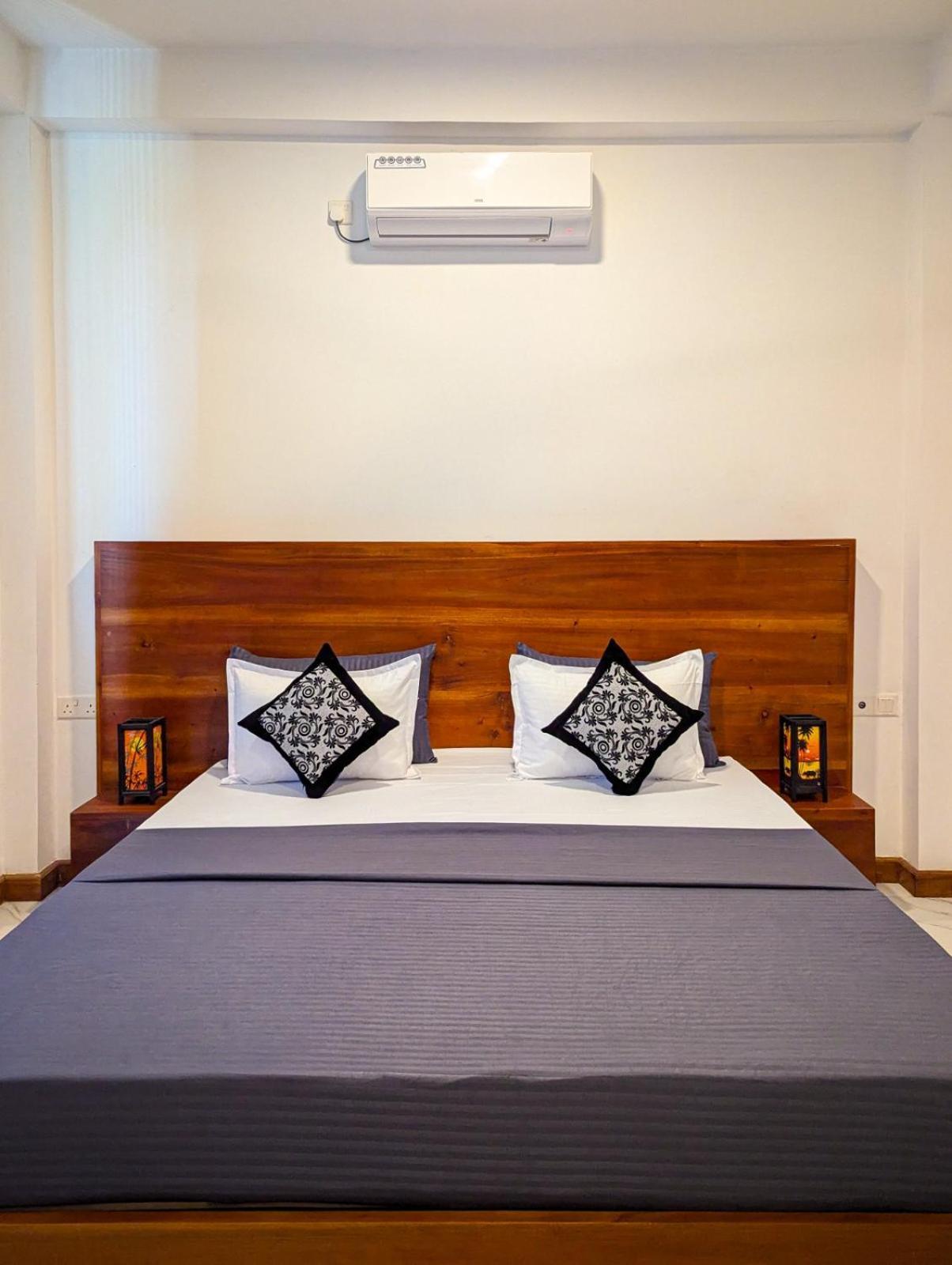 Airport Hotel By Cmb Apartments Negombo Exterior foto